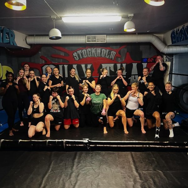 ett team som deltagit på Muay Thai i Stockholm